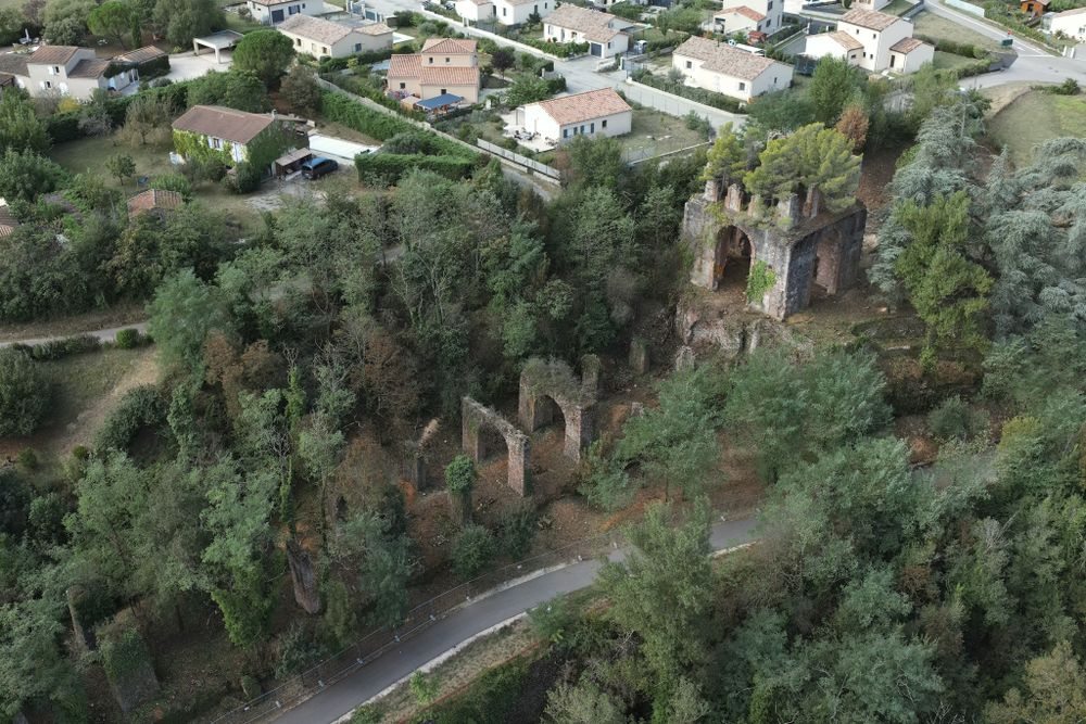 Vue_aerienne_puit-chevalement-saint-priest-ardeche